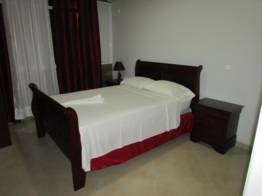 Bed and Breakfast Residencial Girassol, Lda São Filipe Exterior foto