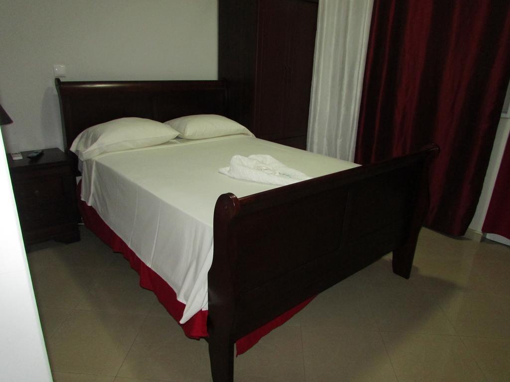 Bed and Breakfast Residencial Girassol, Lda São Filipe Exterior foto