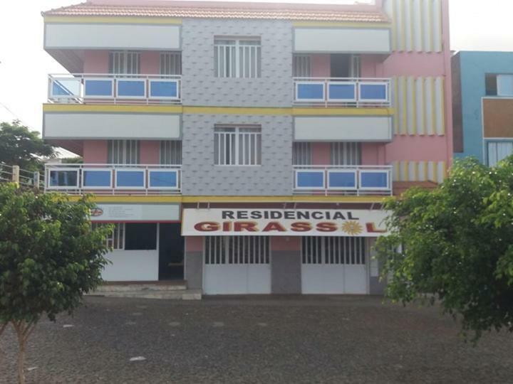 Bed and Breakfast Residencial Girassol, Lda São Filipe Exterior foto